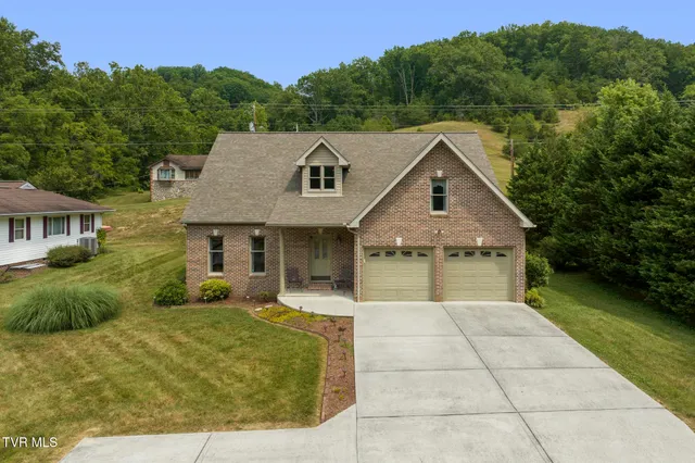 $359,900 | 44745 Veterans Memorial Highway, Pennington Gap, VA 24277