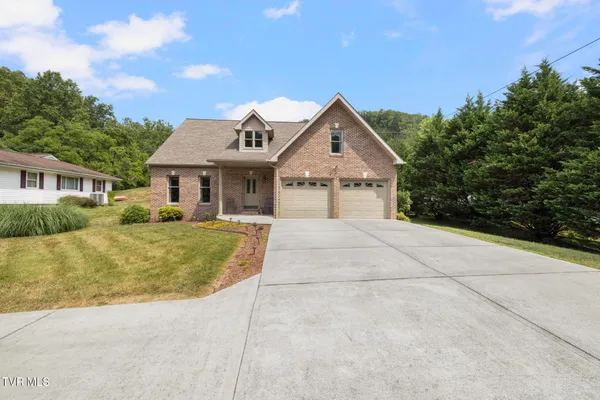 $359,900 | 44745 Veterans Memorial Highway, Pennington Gap, VA 24277