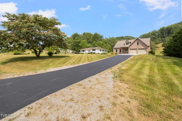 $359,900 | 44745 Veterans Memorial Highway, Pennington Gap, VA 24277