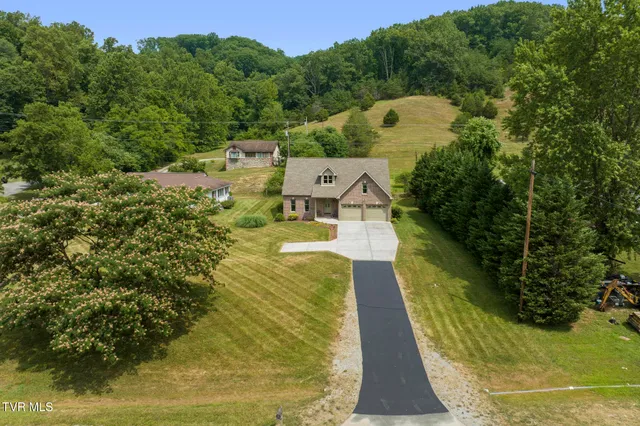 $359,900 | 44745 Veterans Memorial Highway, Pennington Gap, VA 24277