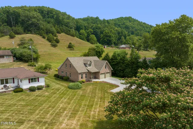 $359,900 | 44745 Veterans Memorial Highway, Pennington Gap, VA 24277