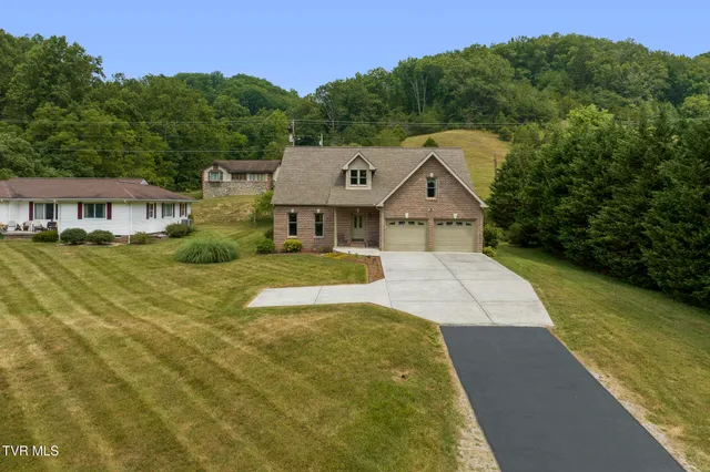 $359,900 | 44745 Veterans Memorial Highway, Pennington Gap, VA 24277