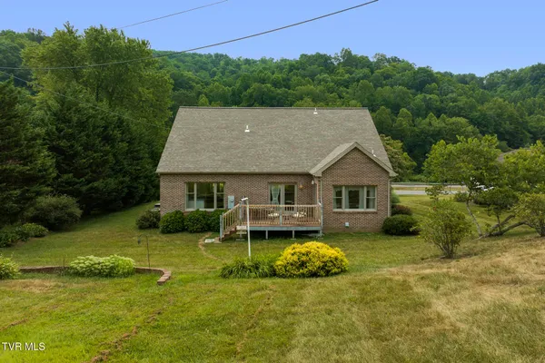 $359,900 | 44745 Veterans Memorial Highway, Pennington Gap, VA 24277