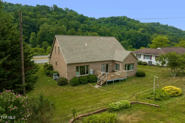 $359,900 | 44745 Veterans Memorial Highway, Pennington Gap, VA 24277
