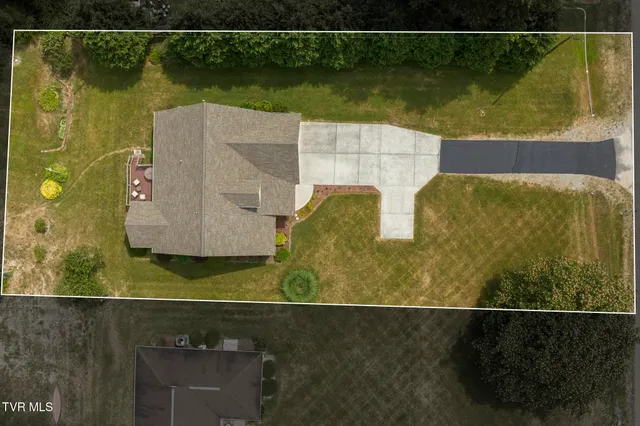 $359,900 | 44745 Veterans Memorial Highway, Pennington Gap, VA 24277