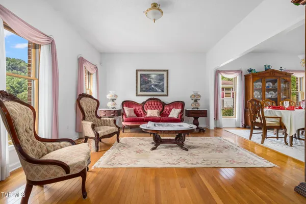 $359,900 | 44745 Veterans Memorial Highway, Pennington Gap, VA 24277