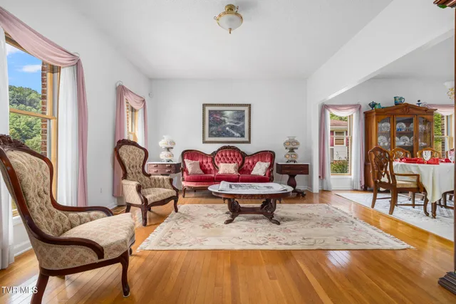 $359,900 | 44745 Veterans Memorial Highway, Pennington Gap, VA 24277