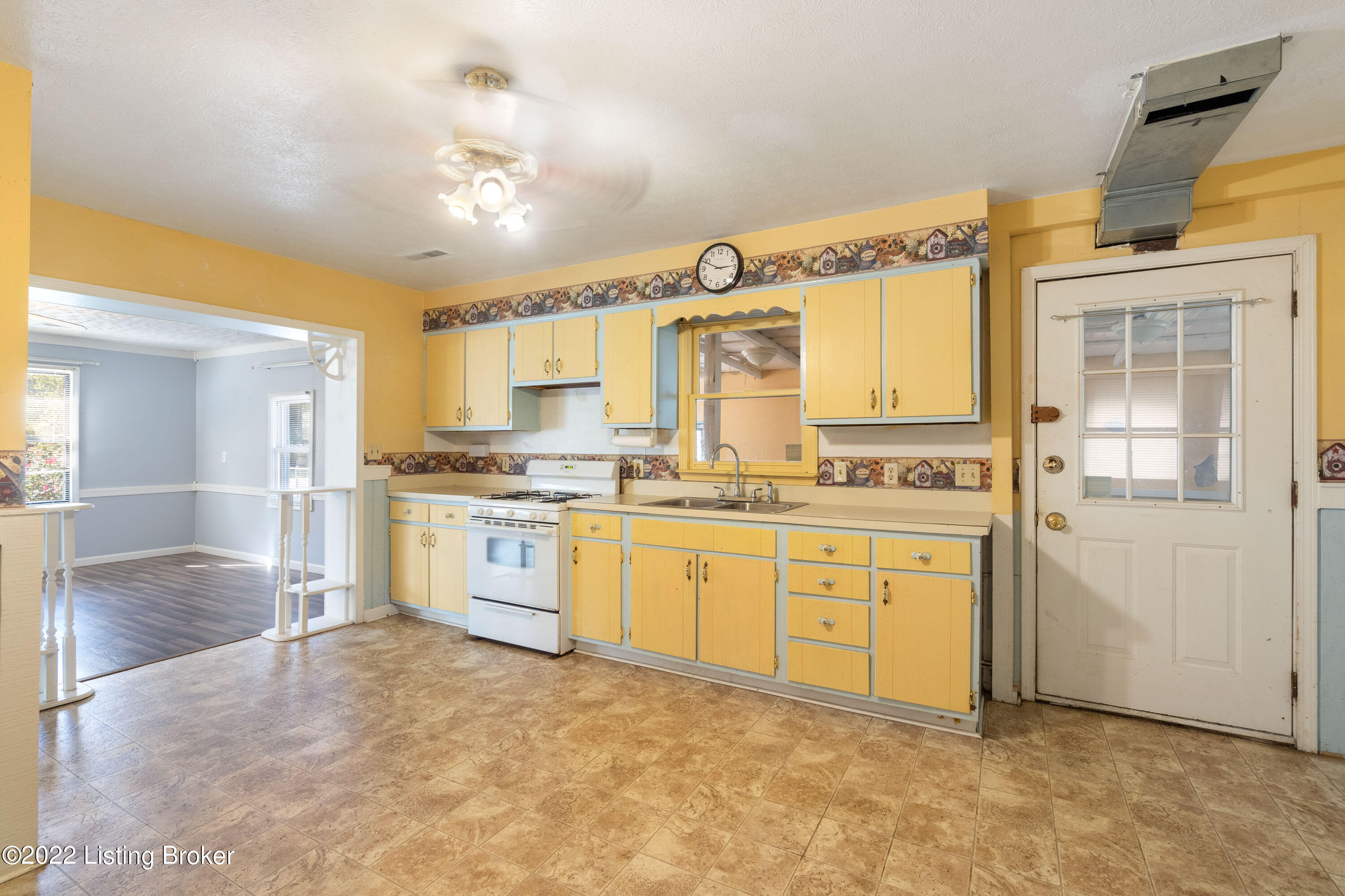 350 Raymond Road Shepherdsville, KY 40165 - Photo 12 of 41 Kitchen