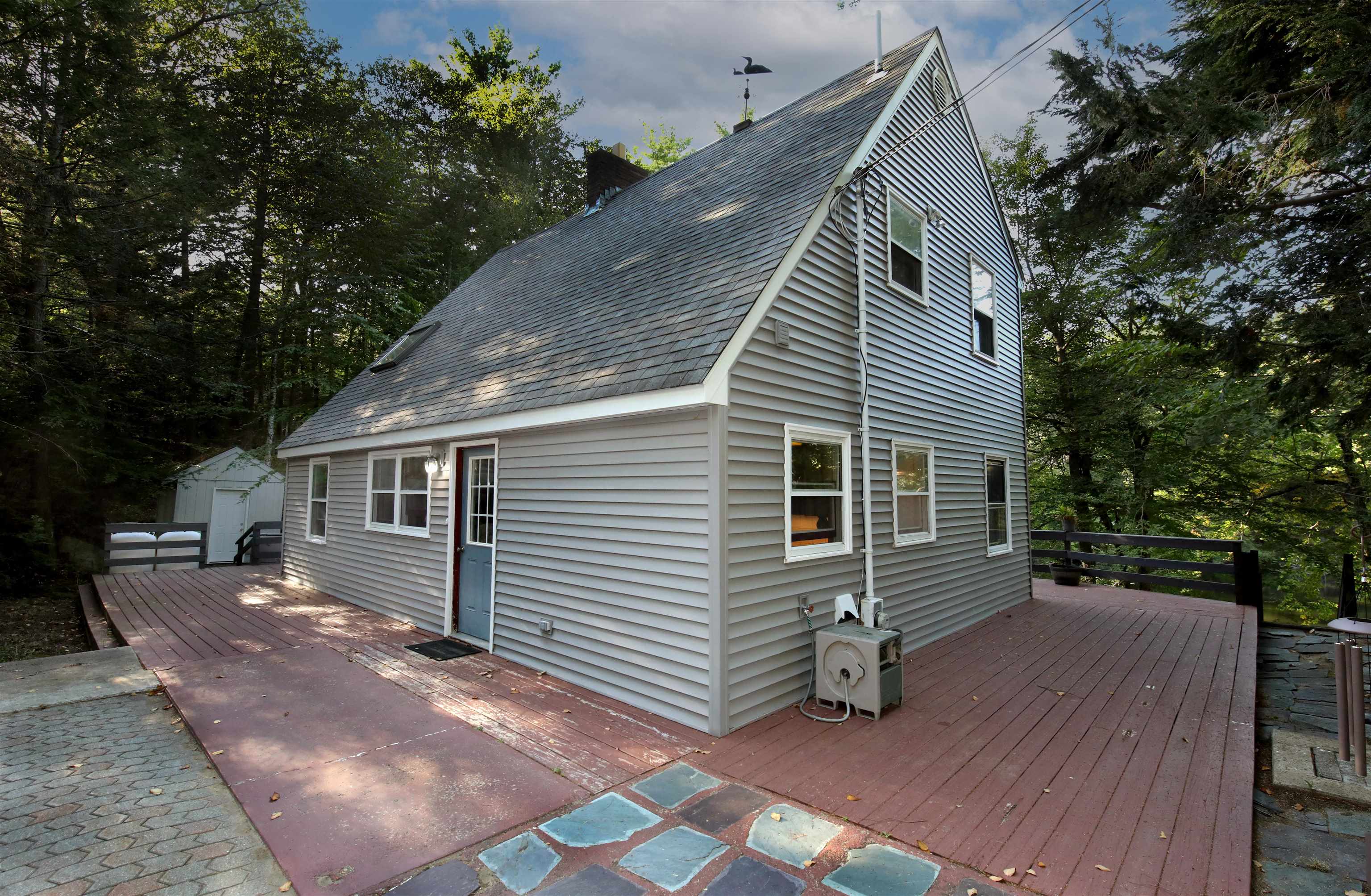 113 Lakeview Drive Nottingham, NH 03290 - Photo 1 of 58