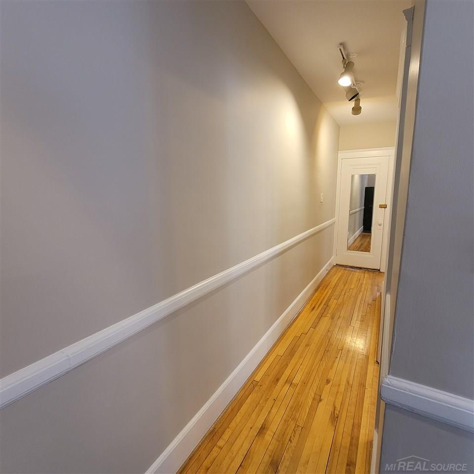 862 Nottingham Road, Unit 2S Grosse Pointe, MI 48230 - Photo 8 of 19