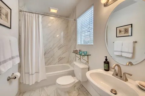 Undisclosed Address, East Hampton, NY 11937