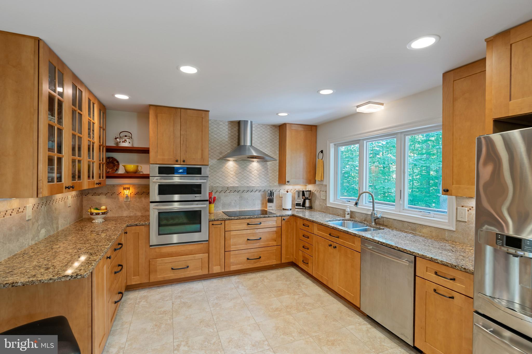 17 Rutherford Circle Sterling, VA 20165 - Photo 2 of 50 Gallery Image 2