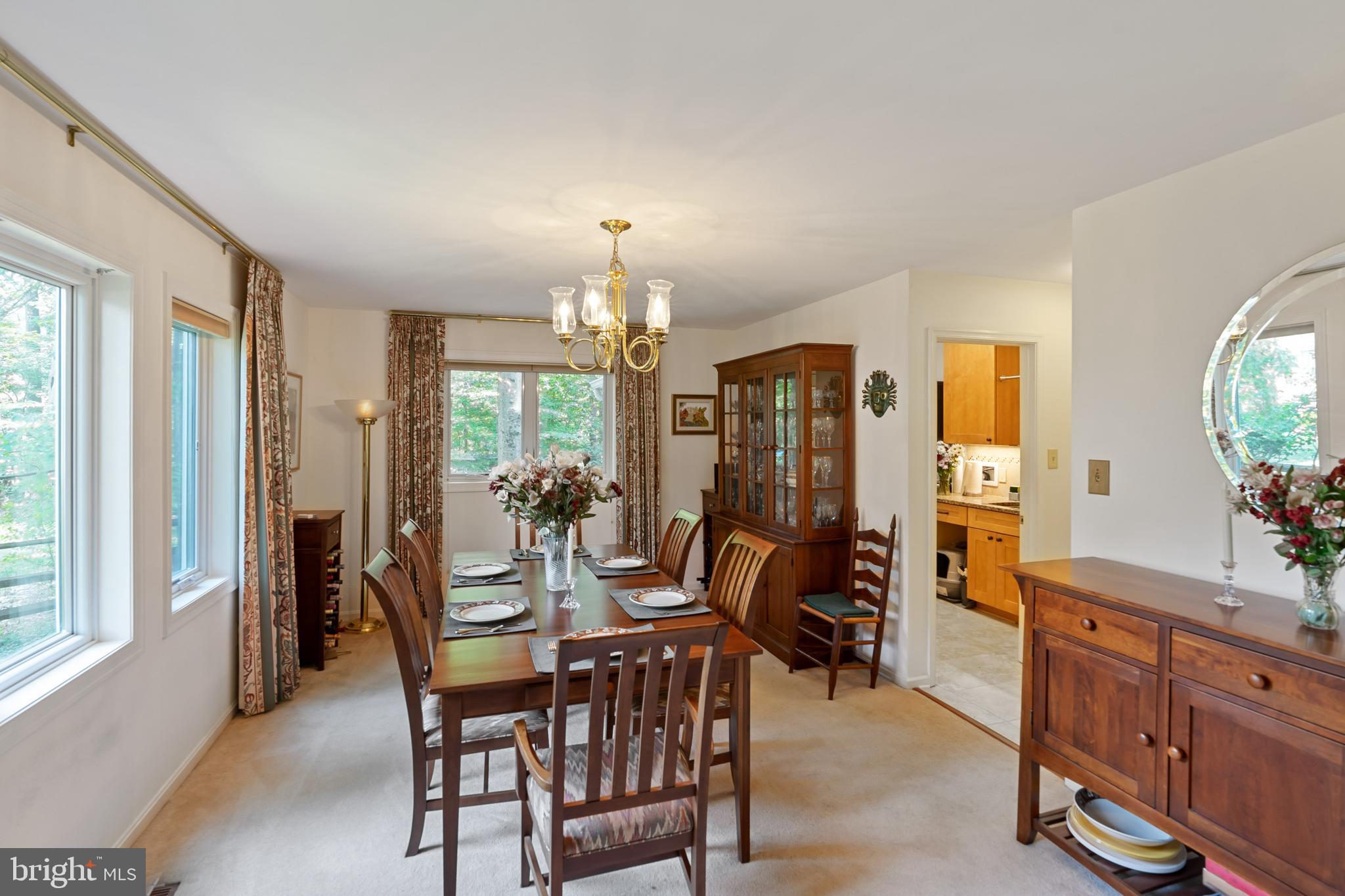 17 Rutherford Circle Sterling, VA 20165 - Photo 4 of 50 Gallery Image 4