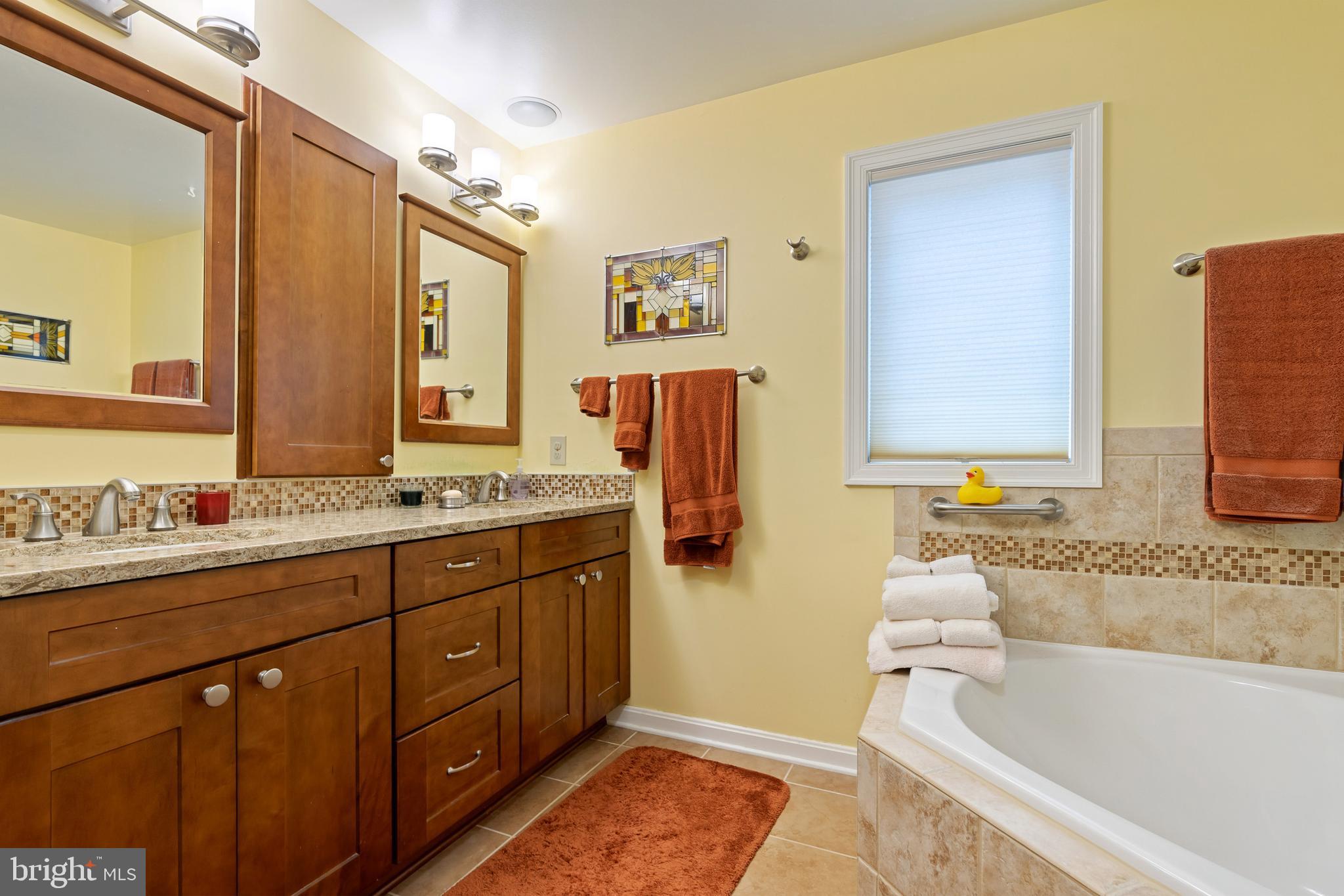 17 Rutherford Circle Sterling, VA 20165 - Photo 8 of 50 Gallery Image 8