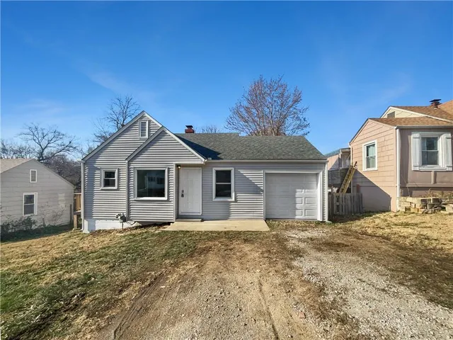 $185,000 | 4444 North Chestnut Avenue, Kansas City, MO 64117