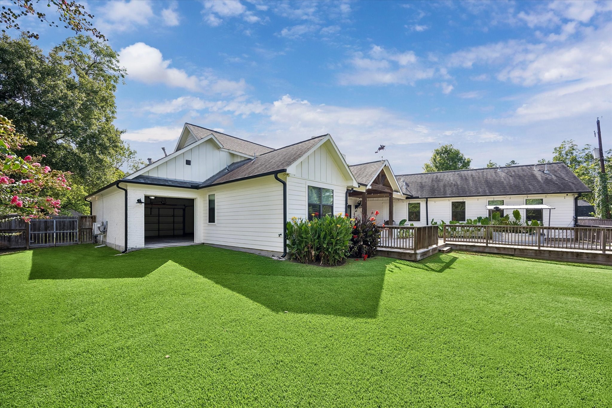 9333 Spring Branch Drive Houston, TX 77080 - Photo 19 of 50 Gallery Image 19