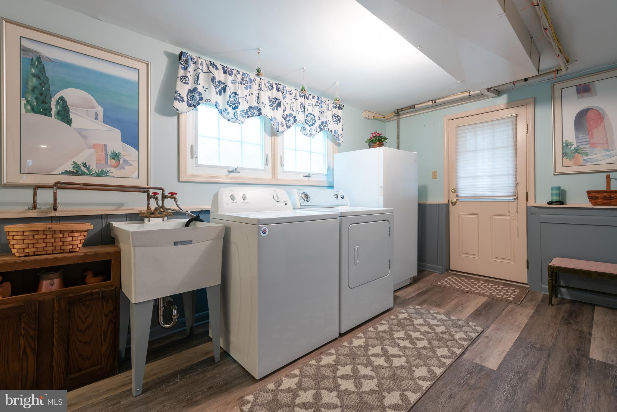 127 Bartholomew Road Berwyn, PA 19312 - Photo 21 of 38 Laundry/Mud Room