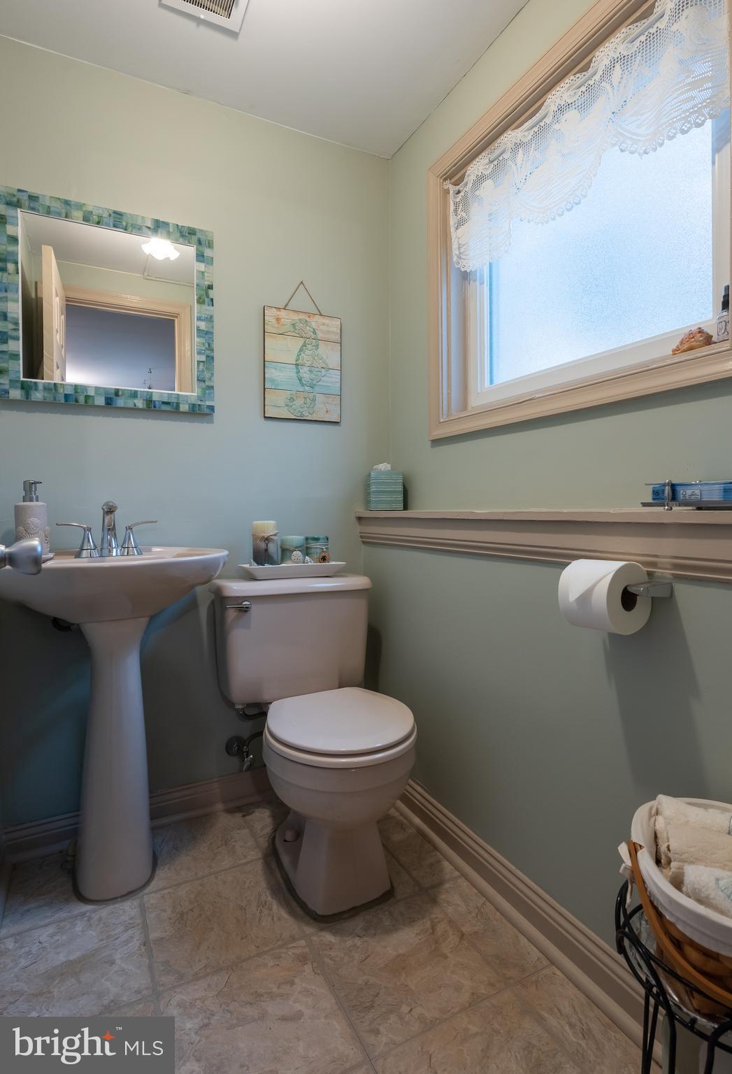 127 Bartholomew Road Berwyn, PA 19312 - Photo 22 of 38 Powder Room