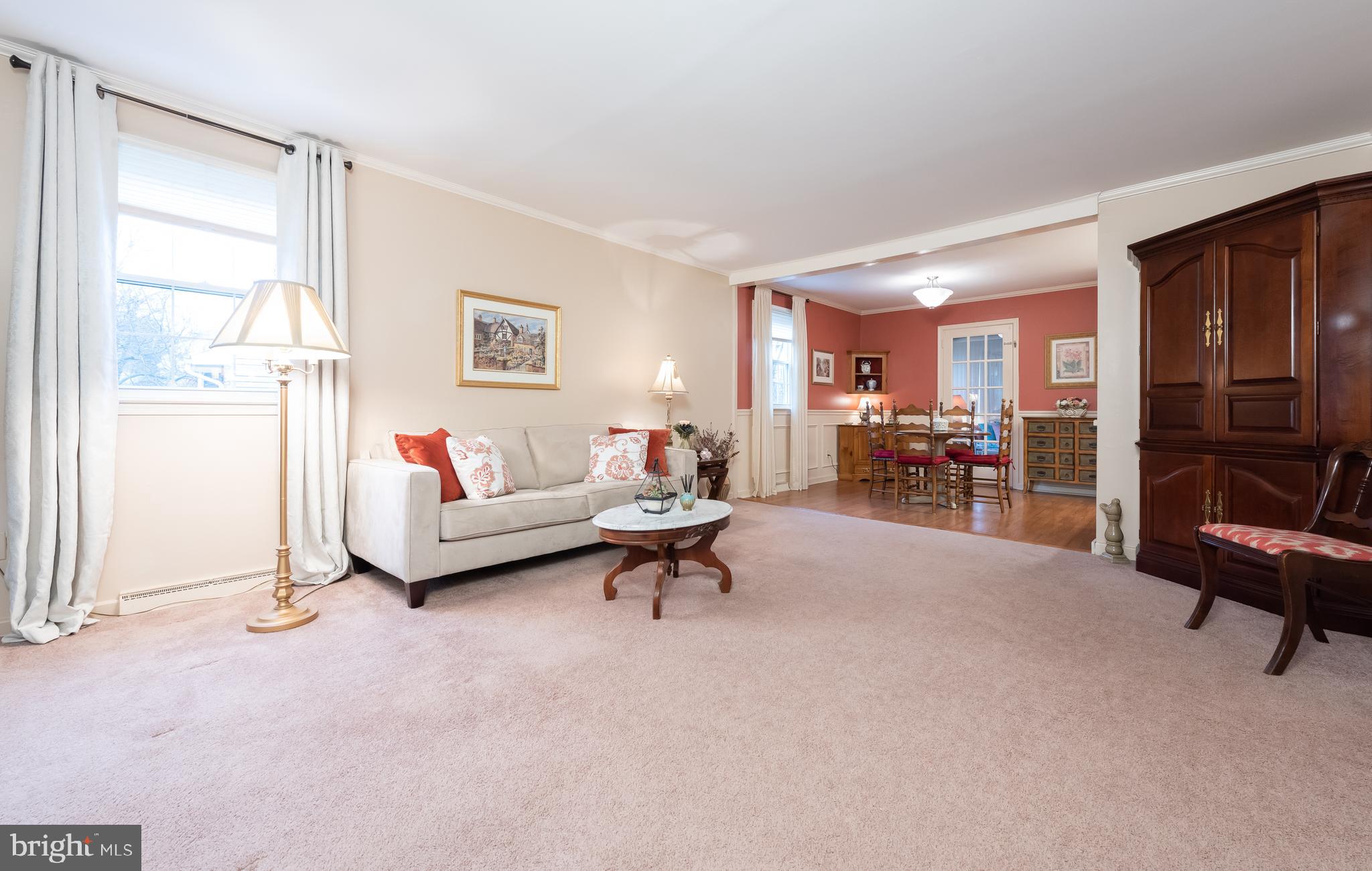 127 Bartholomew Road Berwyn, PA 19312 - Photo 6 of 38 Living Room