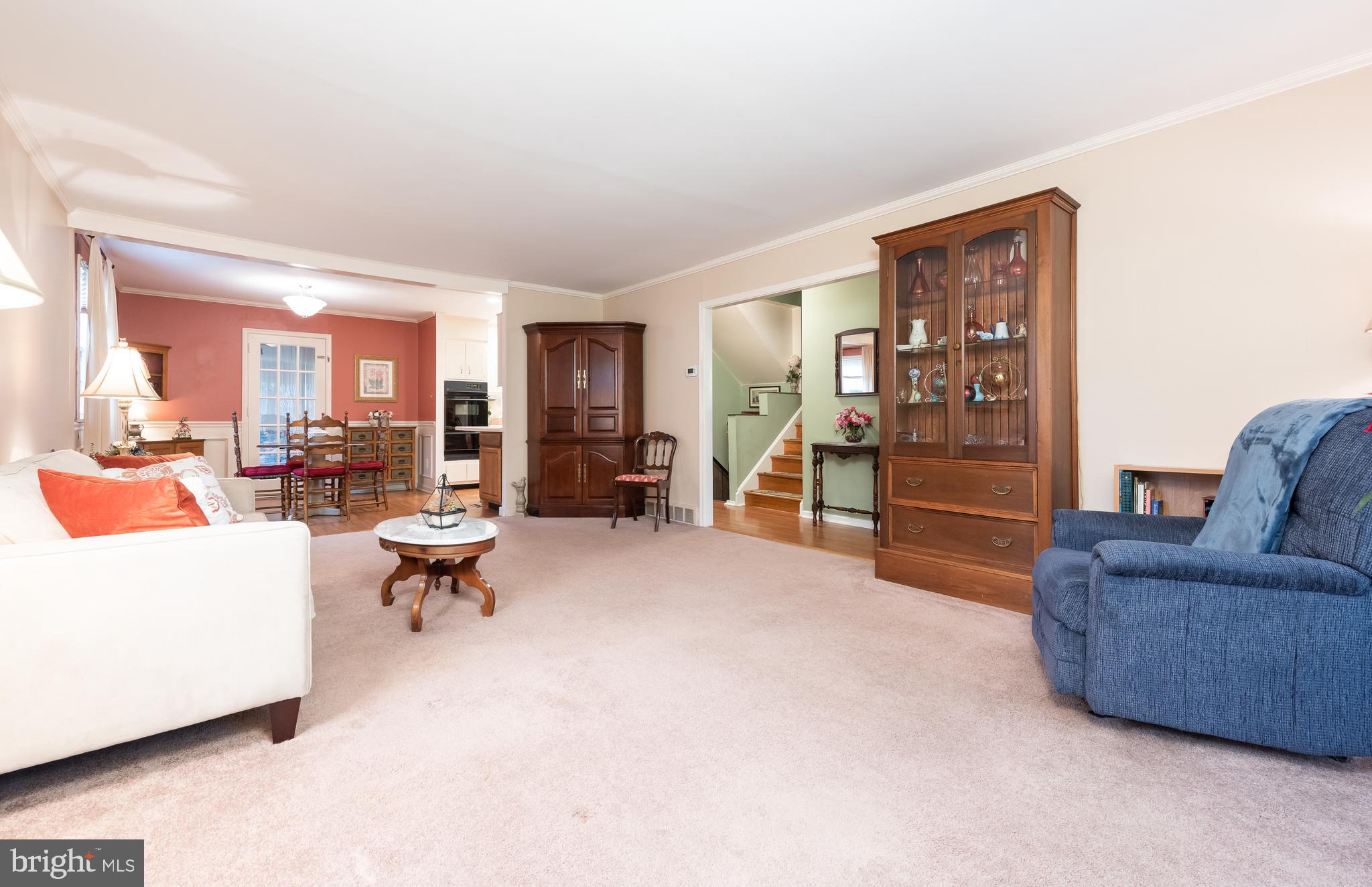 127 Bartholomew Road Berwyn, PA 19312 - Photo 7 of 38 Living Room