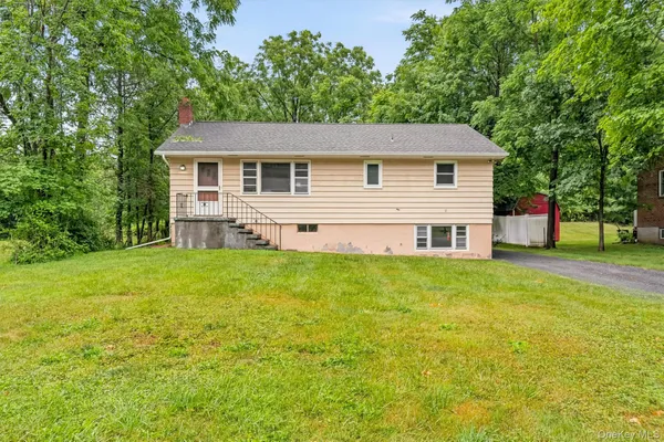 $385,000 | 72 South Terrace, Fishkill, NY 12524