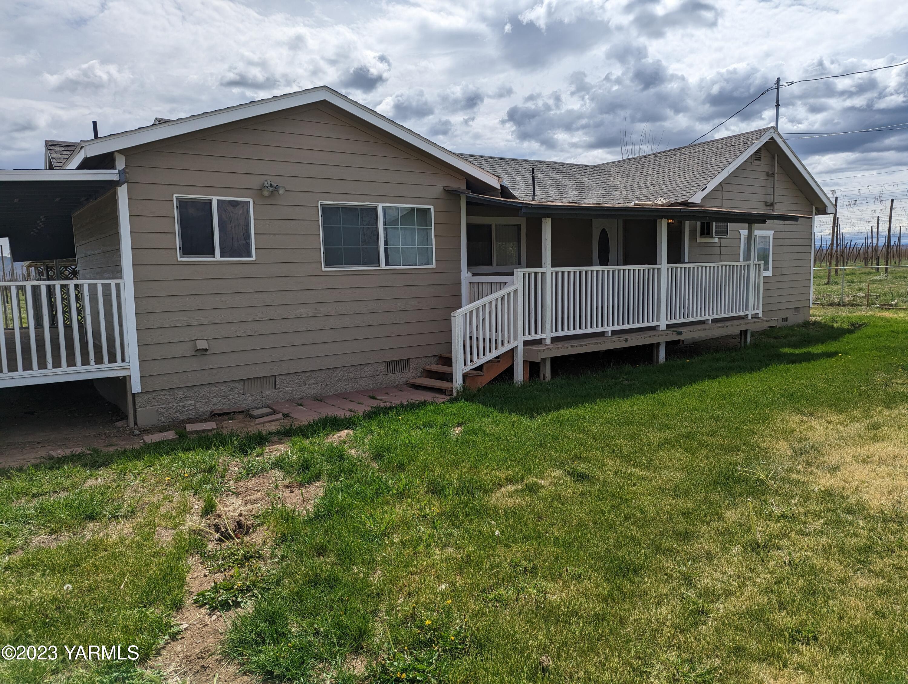 4320 McDonald Road Wapato, WA 98951 - Photo 20 of 23 PXL_20230507_213952512