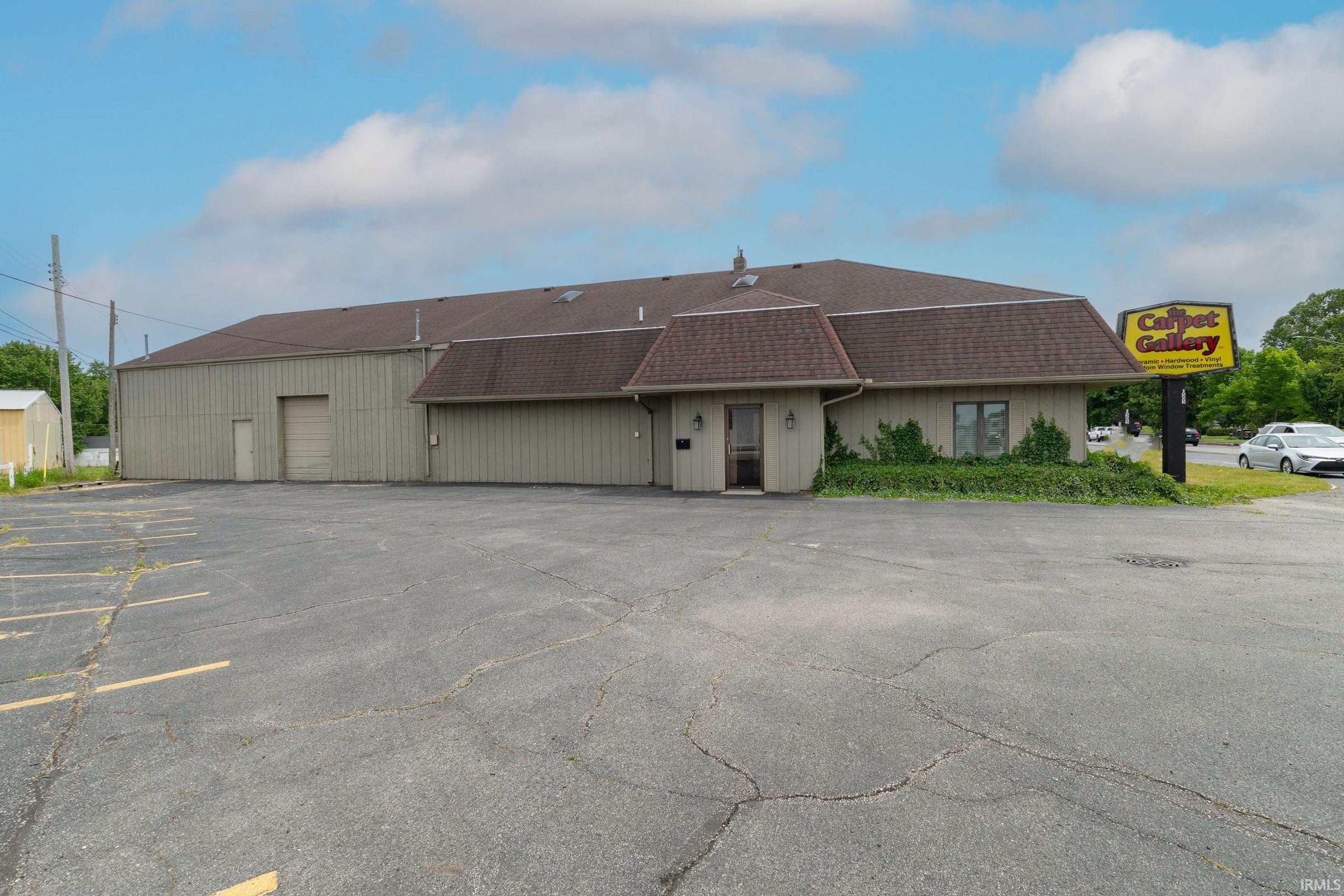 1505 Elkhart Road Goshen, IN 46526 - Photo 2 of 36