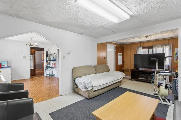 $270,000 | 4607 Dumoulin Avenue, Lisle, IL 60532