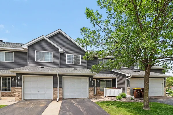 $195,000 | 807 Horizon Drive Southeast, New Prague, MN 56071