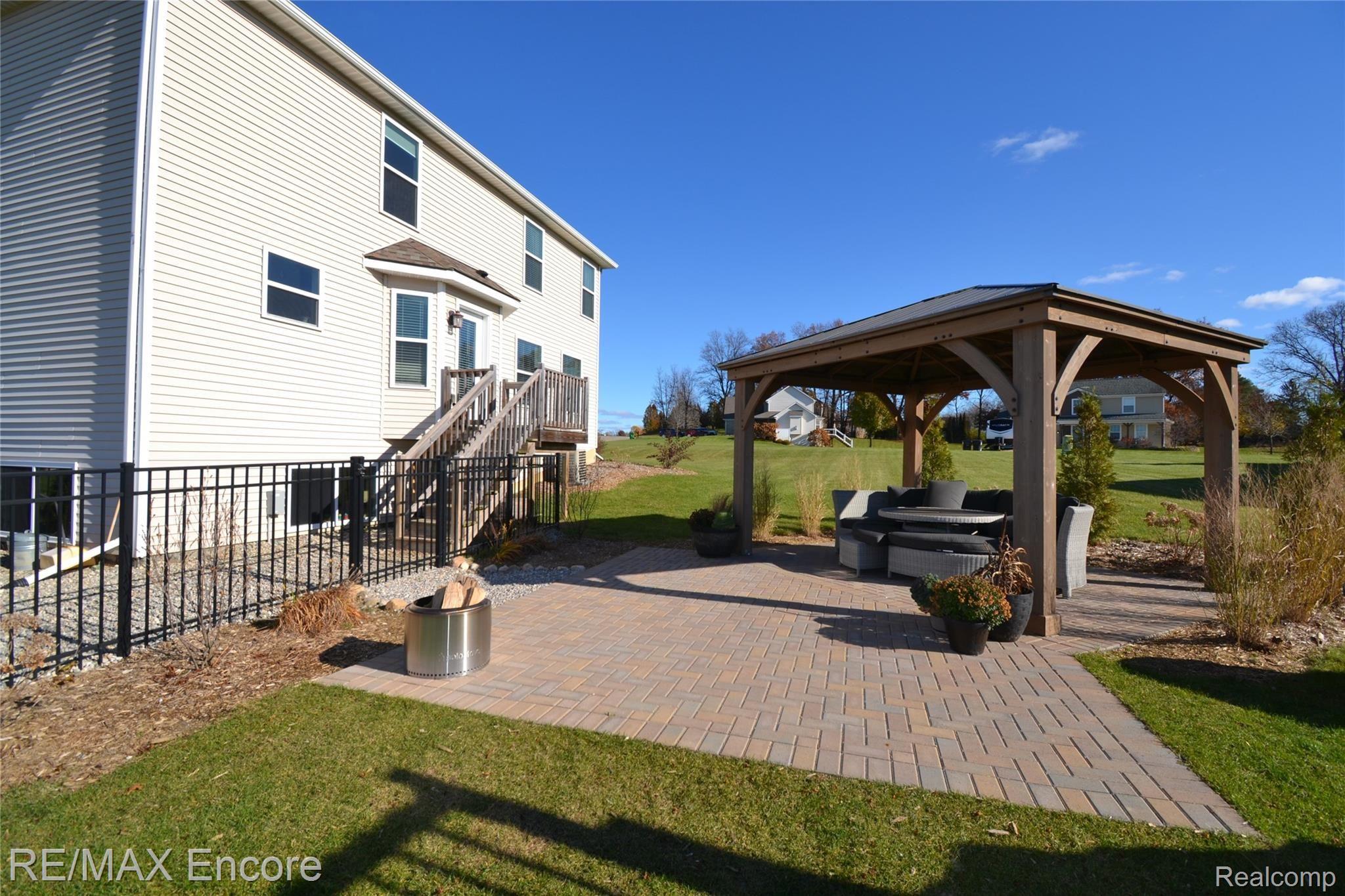 2739 Clivedon Road Howell, MI 48843 - Photo 6 of 34 2B6CAA39-89BD-4723-A7DA-B6721800FB04.jpeg