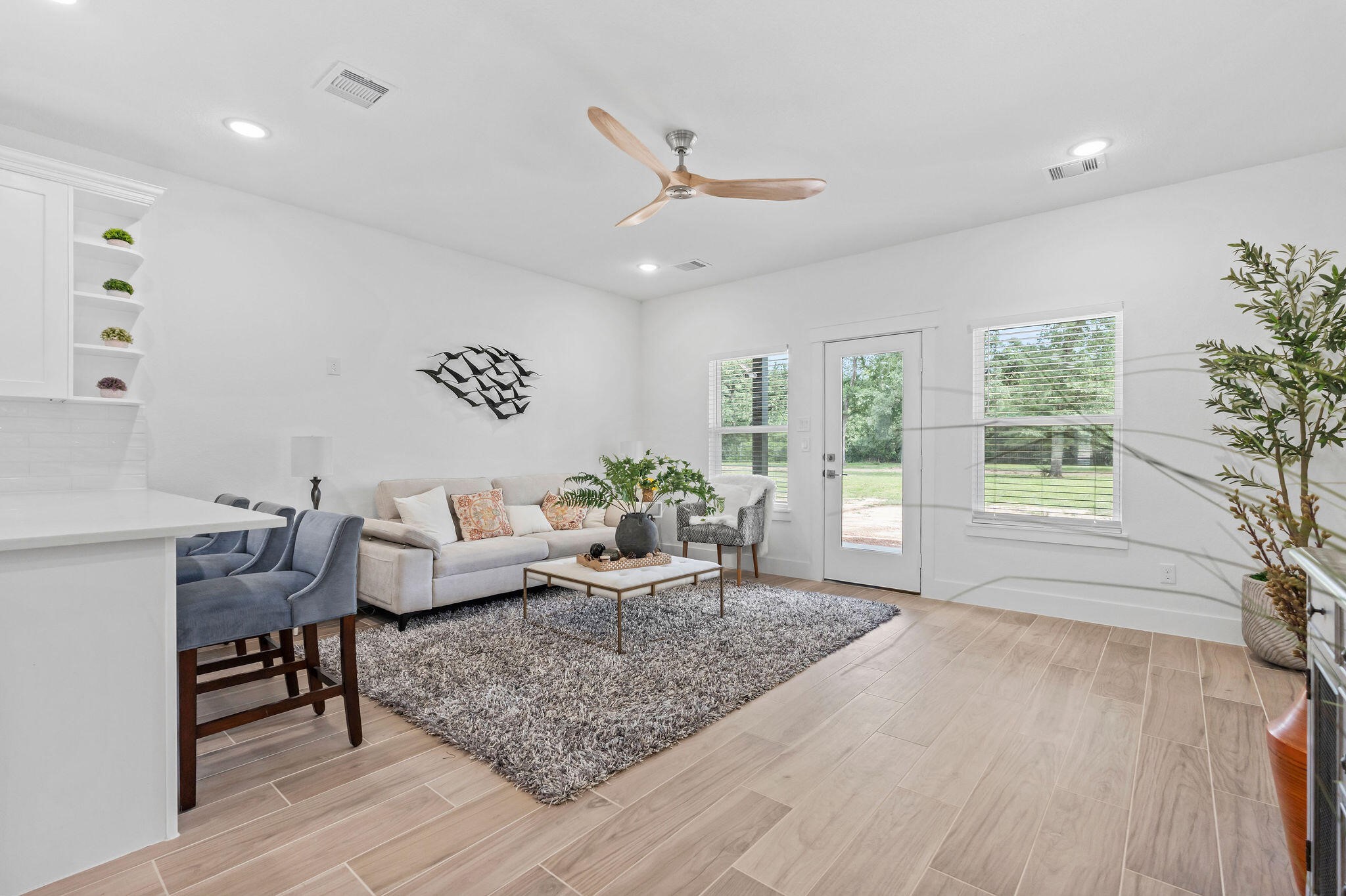 39645 Bosque Road Hempstead, TX 77445 - Photo 20 of 37 a living room with furniture and a large window