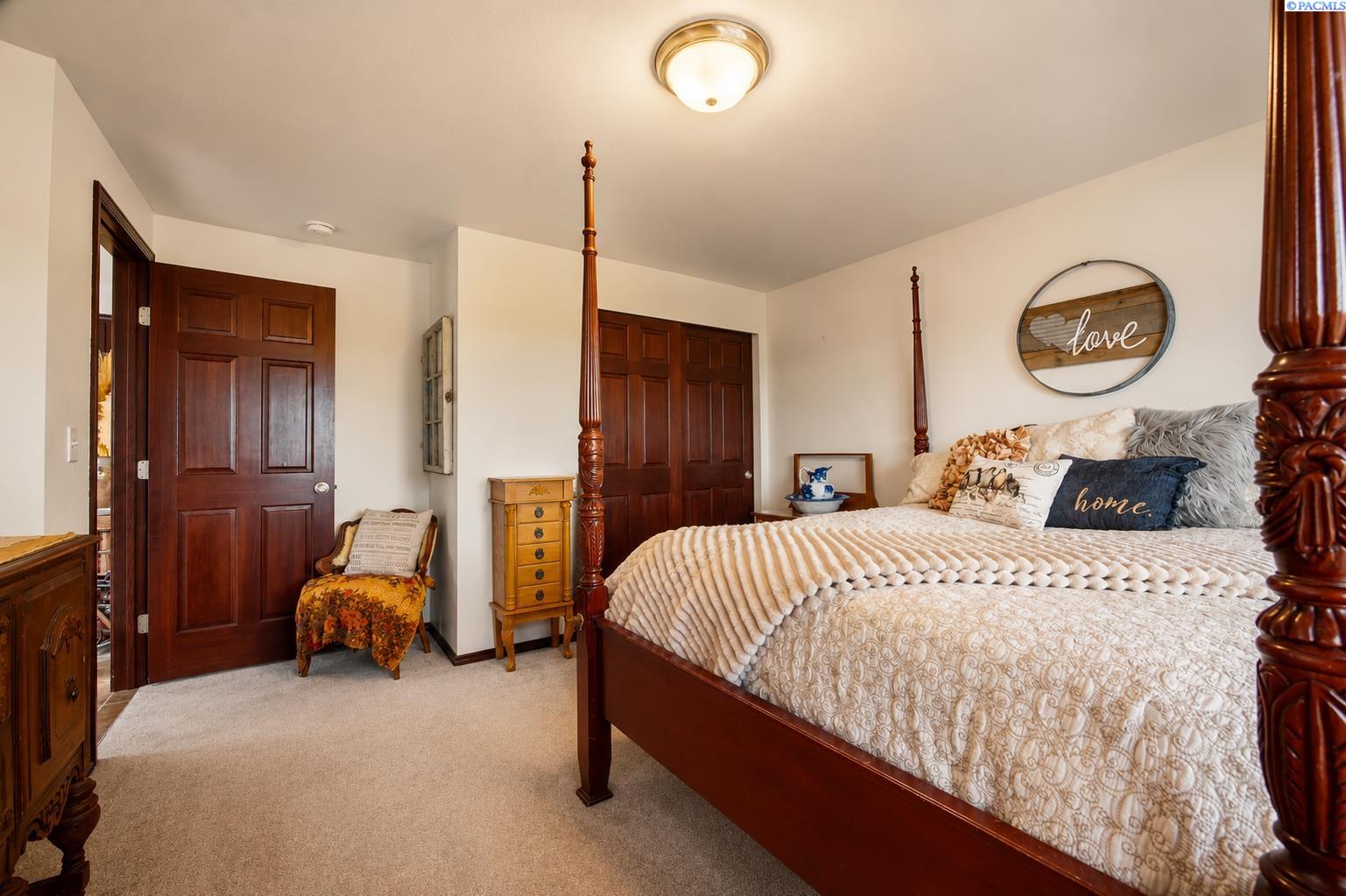 223108 East Perkins Road Kennewick, WA 99337 - Photo 7 of 49 Gallery Image 7