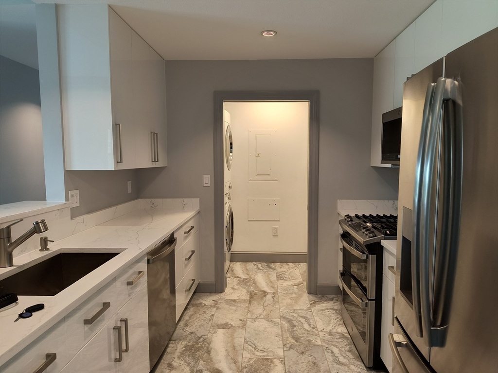 38 Village Road, Unit 704 Middleton, MA 01949 - Photo 5 of 26