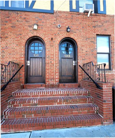 $3,000 | 133 Lincoln Avenue, Unit C, Mineola, NY 11501