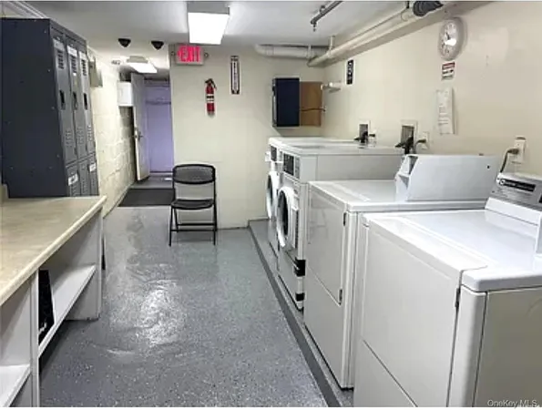 $3,000 | 133 Lincoln Avenue, Unit C, Mineola, NY 11501