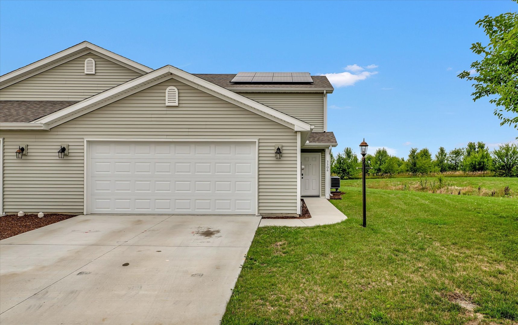 3317 Boulder Ridge Drive Champaign, IL 61822 - Photo 2 of 27