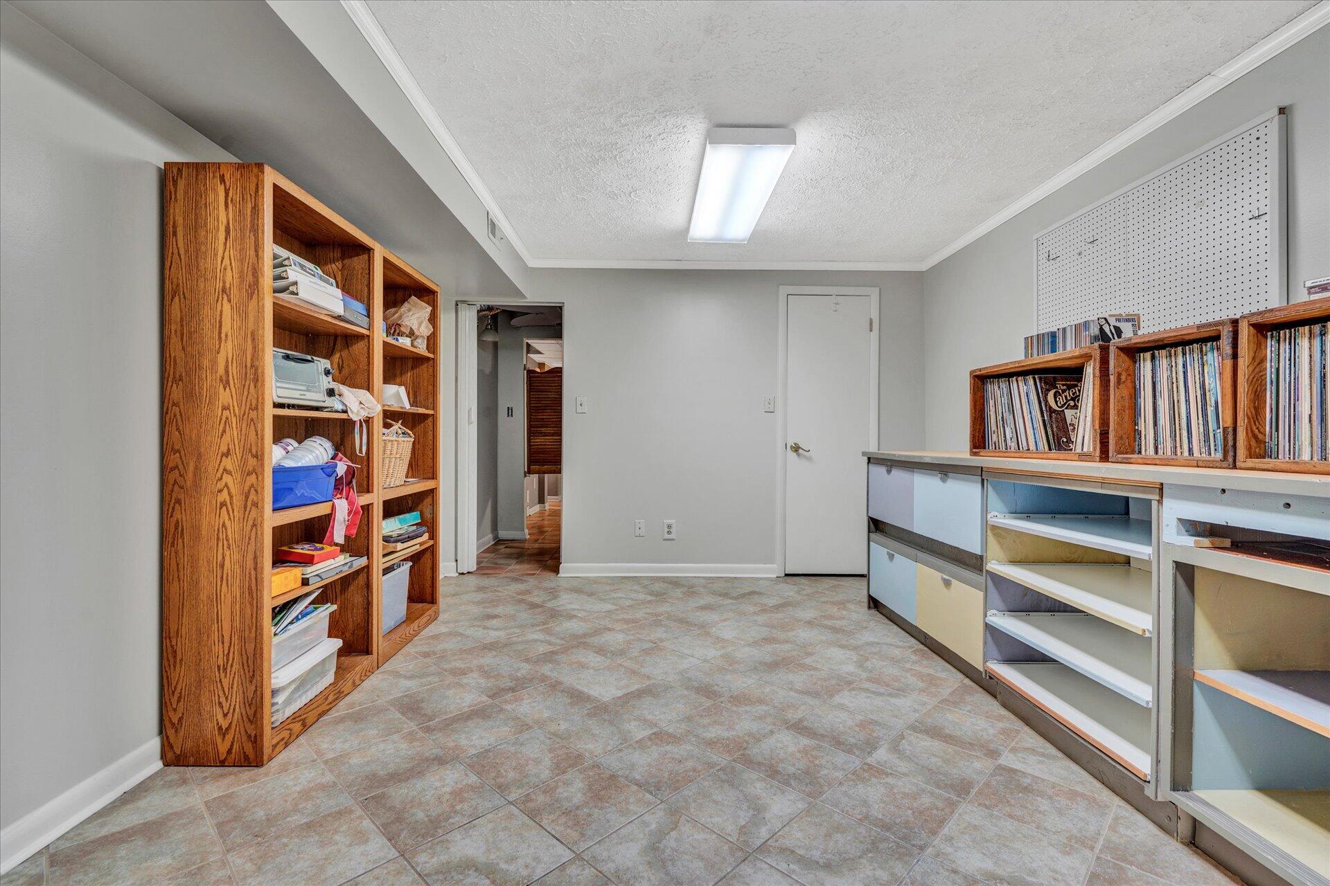 7007 Crown Road Roanoke, VA 24018 - Photo 24 of 35 24-DSC3034