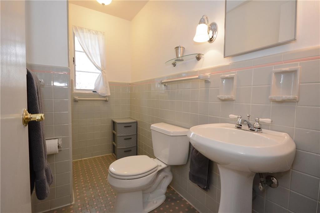 104 Buckingham Road Fox Chapel, PA 15215 - Photo 15 of 25 Gallery Image 15