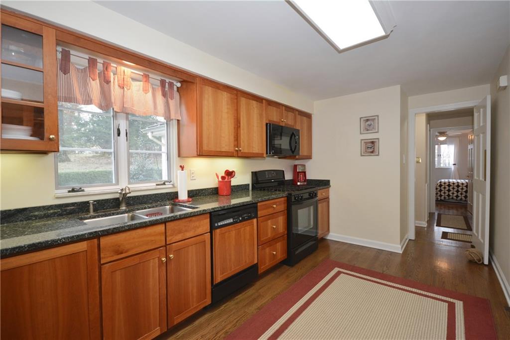 104 Buckingham Road Fox Chapel, PA 15215 - Photo 4 of 25 Gallery Image 4