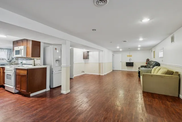 $279,900 | 14325 Ingleside Avenue, Dolton, IL 60419