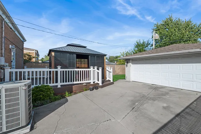 $279,900 | 14325 Ingleside Avenue, Dolton, IL 60419