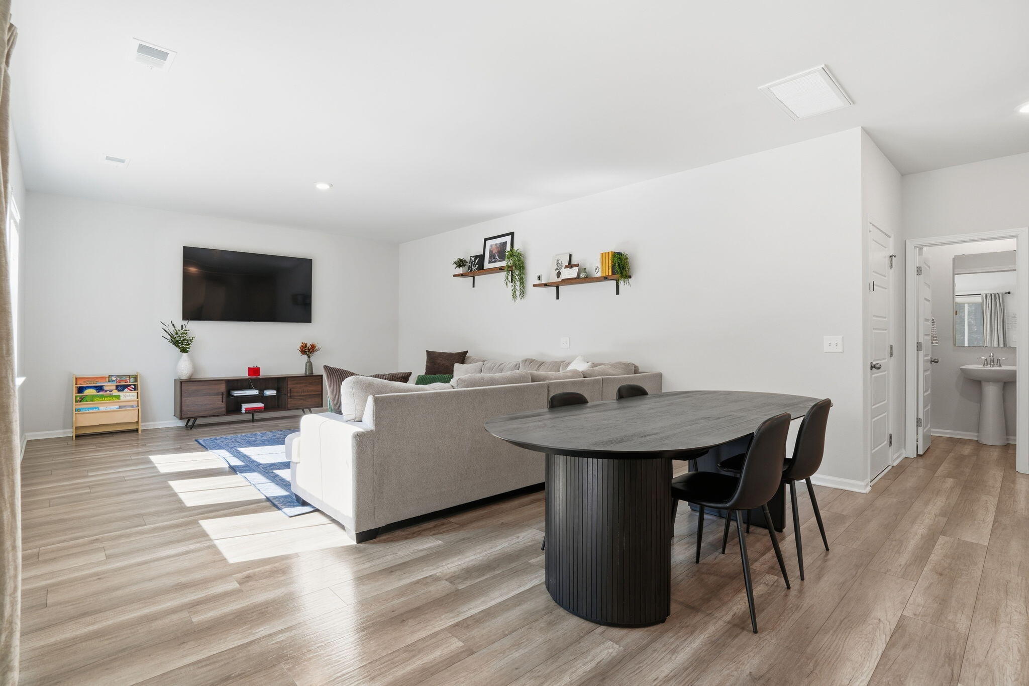 132 Red Bluff Street Summerville, SC 29483 - Photo 9 of 51 12-web-or-mls-015_DSC06601