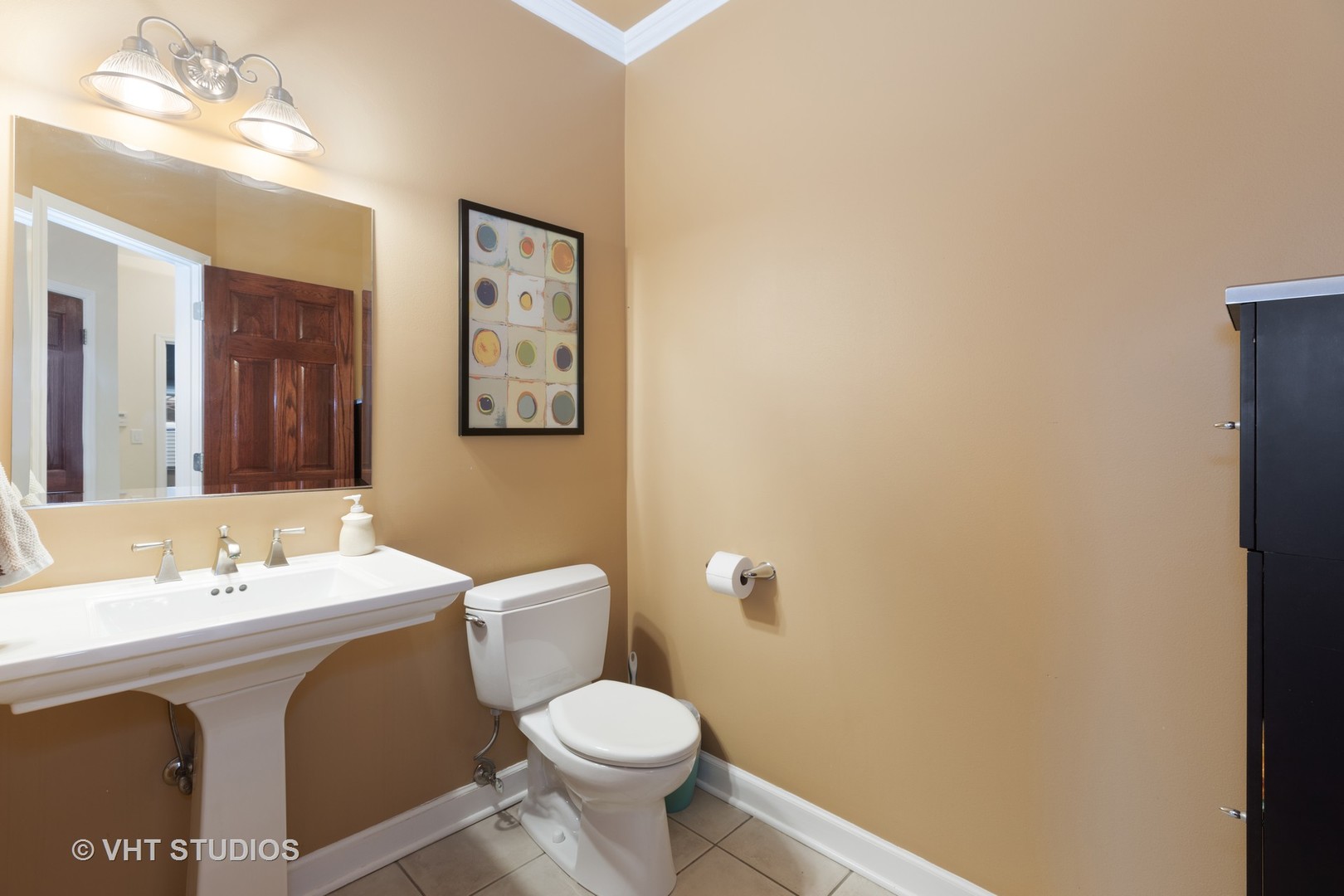 2126 Pine Road Homewood, IL 60430 - Photo 11 of 22 a bathroom with a toilet sink and mirror