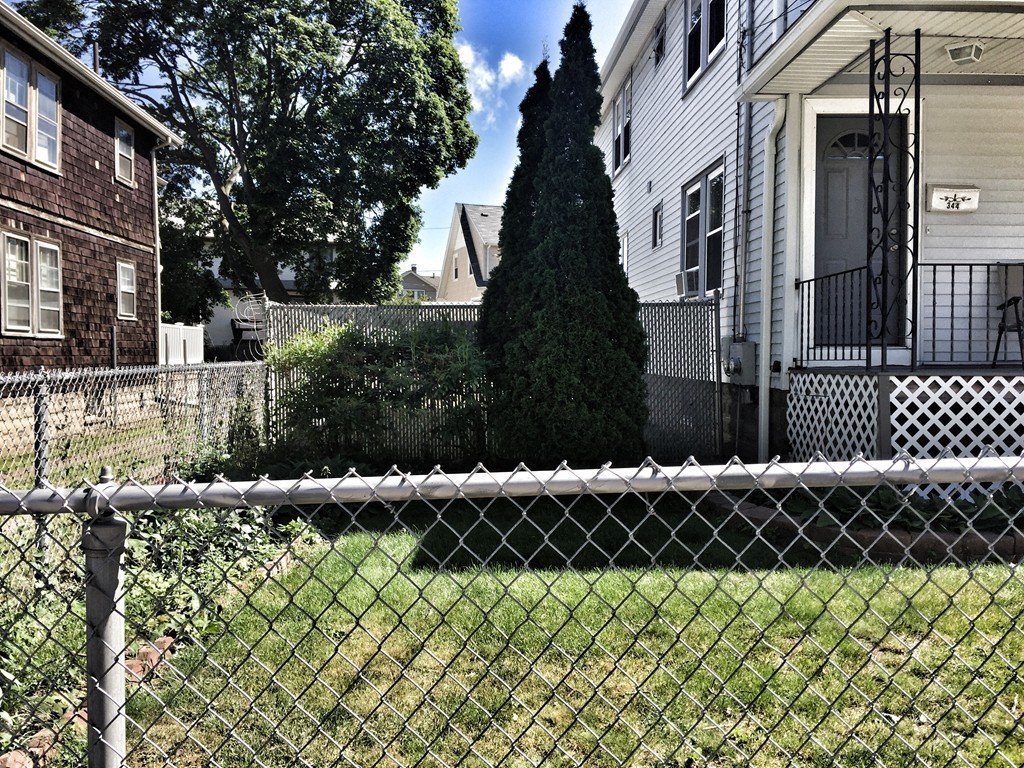 346 Riverside Avenue Medford, MA 02155 - Photo 4 of 23 Gallery Image 4