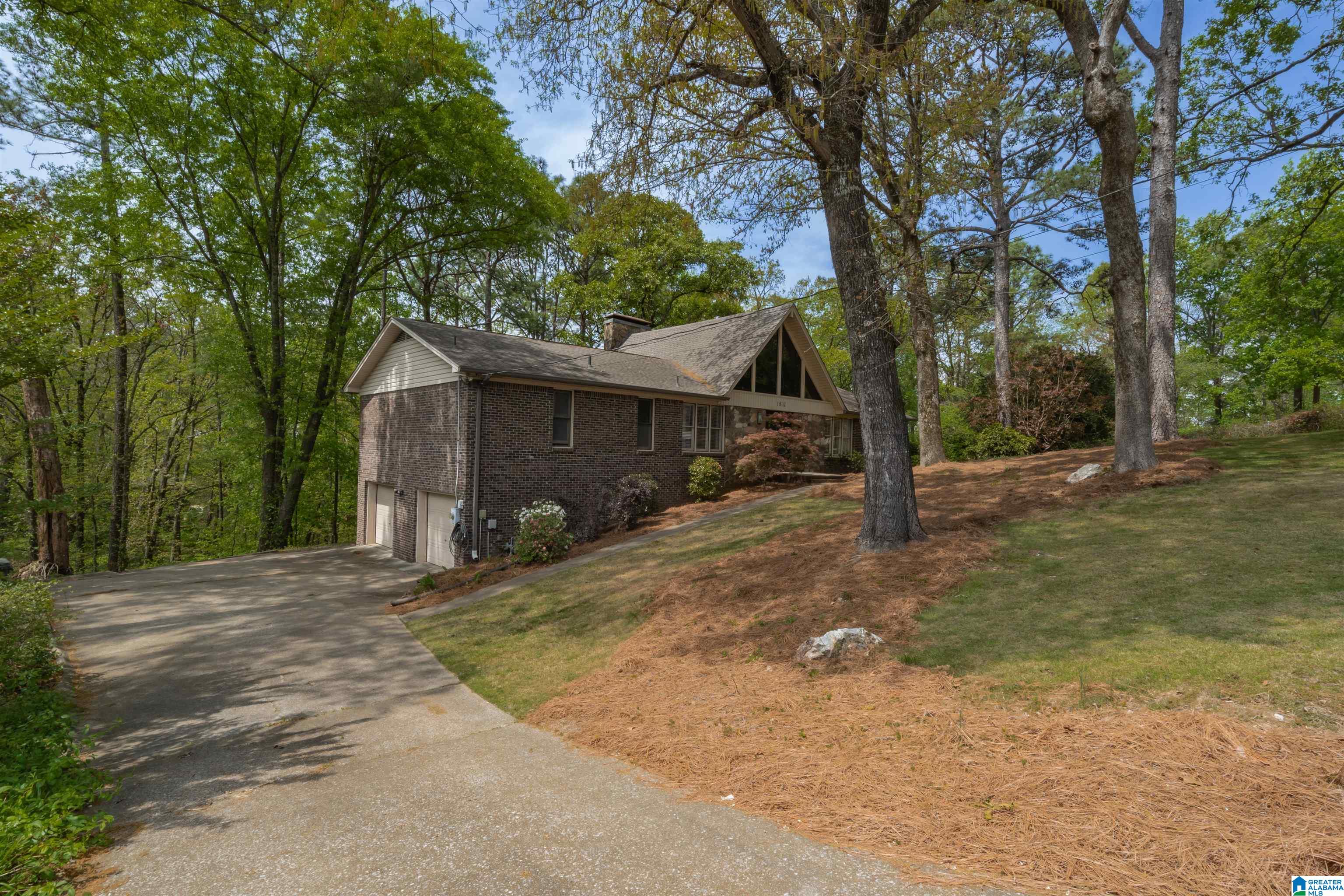 1812 Tecumseh Circle Pelham, AL 35124 - Photo 2 of 52