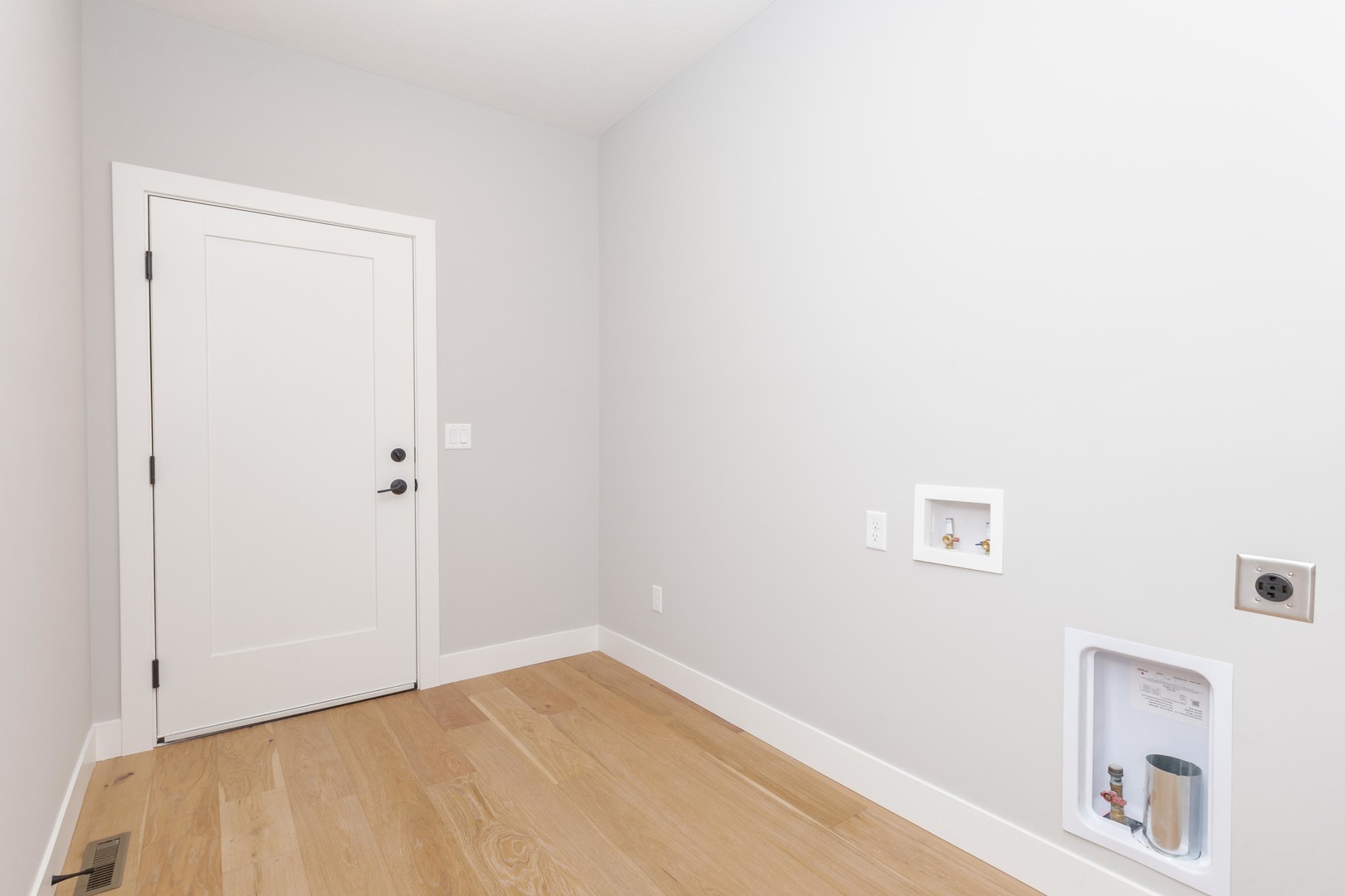 5303 Finlen Lane Bloomington, IL 61705 - Photo 27 of 58 a view of an empty room