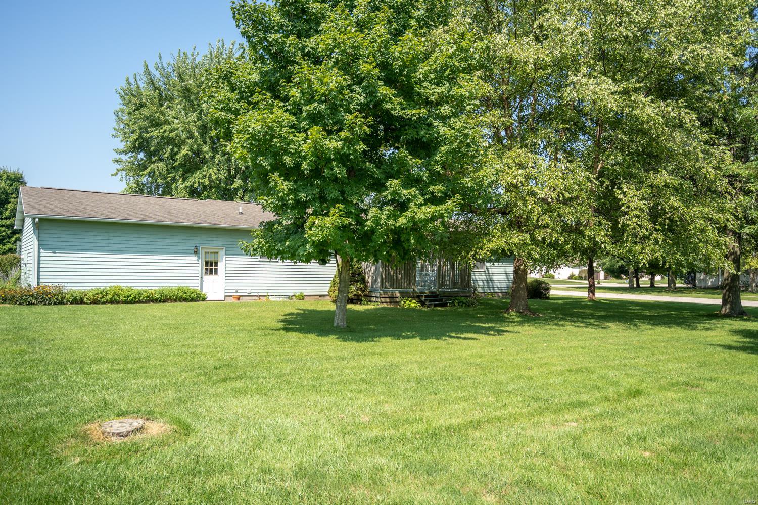 5 Ridge Drive Litchfield, IL 62056 - Photo 8 of 25 Gallery Image 8