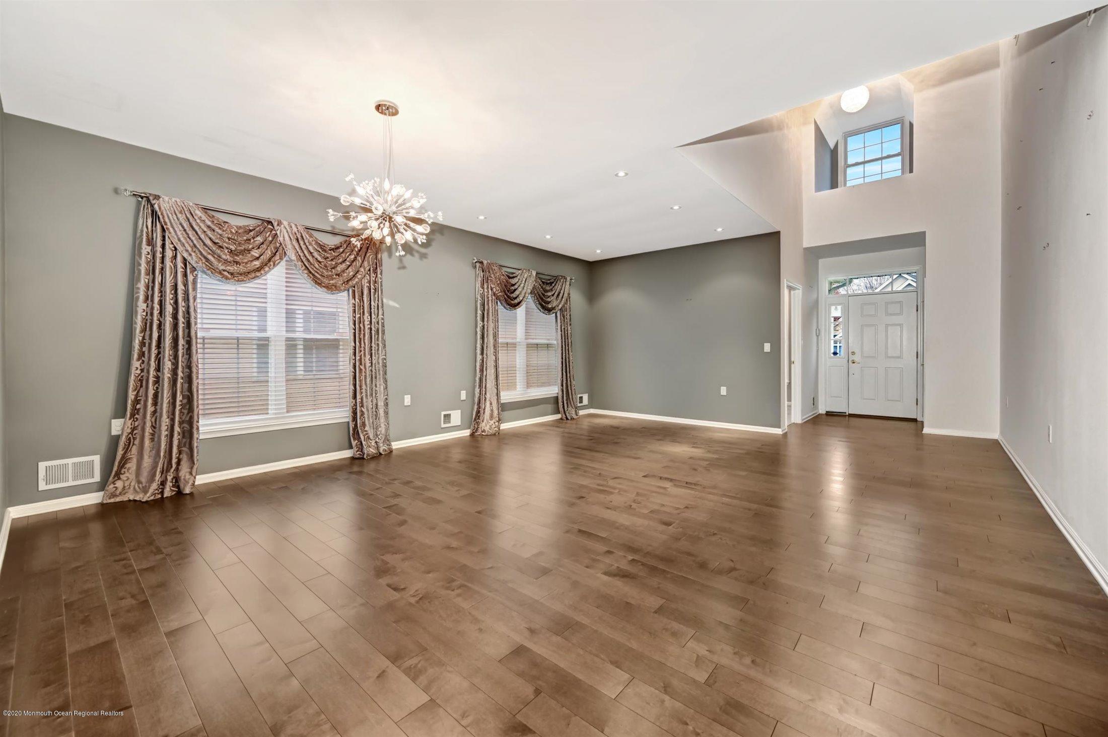 78 Yates Road Manalapan, NJ 07726 - Photo 8 of 26 06-Dining