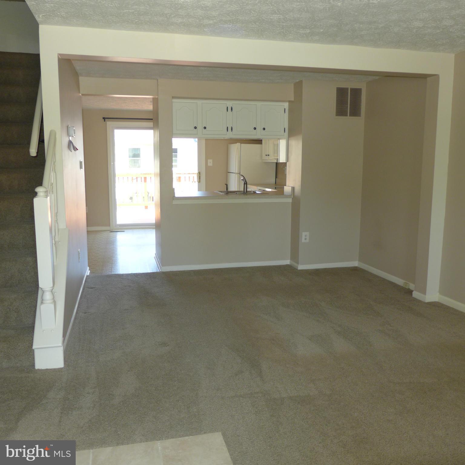 14 Trailwood Road Baltimore, MD 21236 - Photo 3 of 24 Main Entrance to Living Room