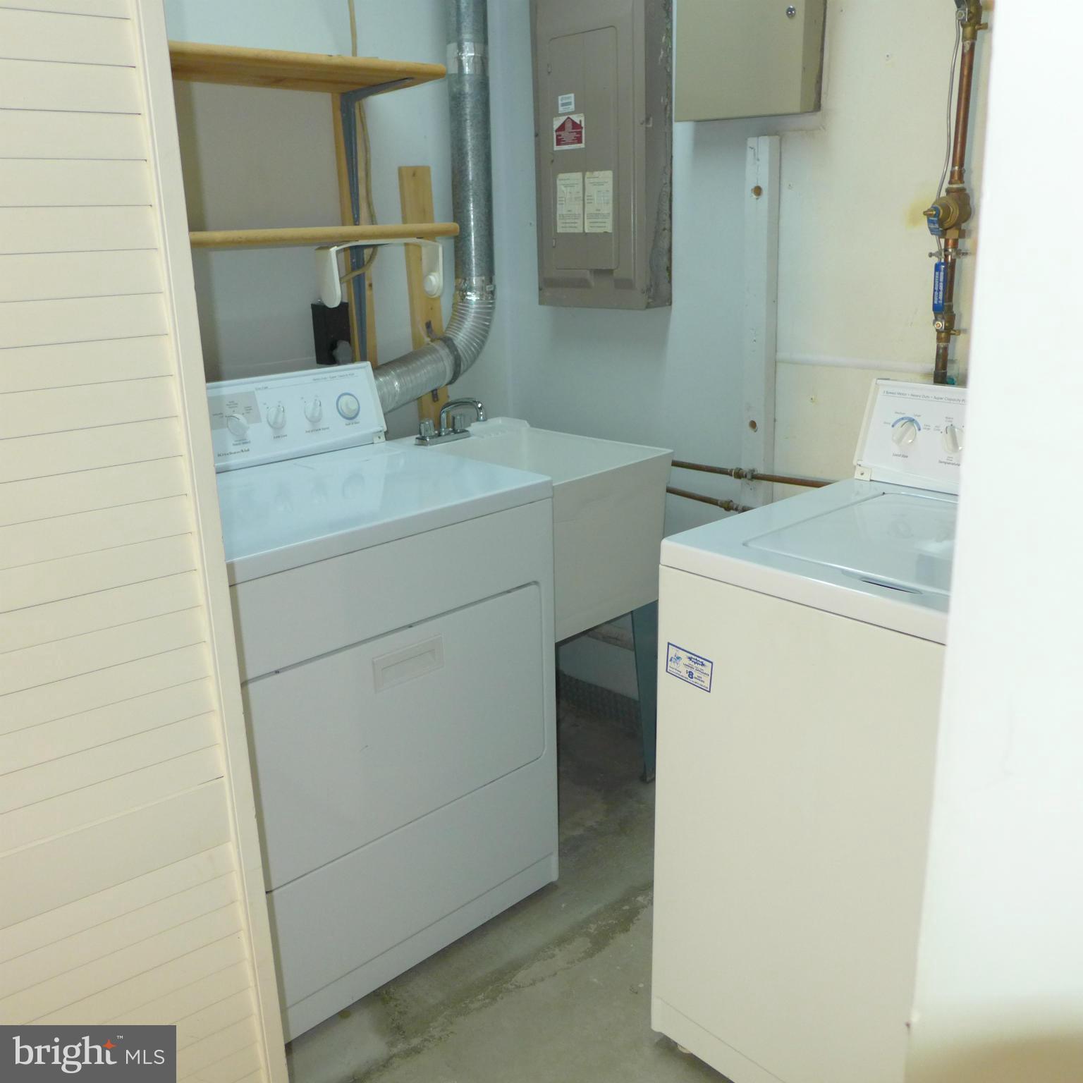 14 Trailwood Road Baltimore, MD 21236 - Photo 22 of 24 Laundry Room